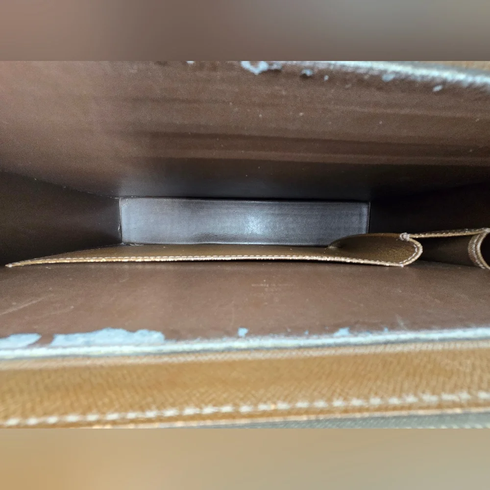 Louis Vuitton Taiga Ardoise Porte Document Lozan Briefcase VI0065